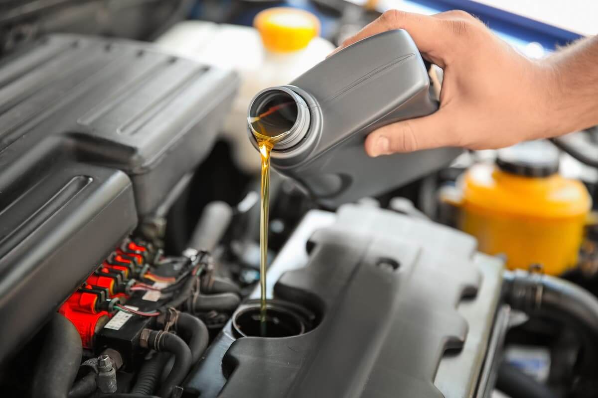 Cómo cambiar aceite y filtro en tu coche ¡sin mancharte! - Talleres CPR