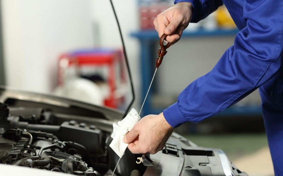 Servicio profesional para cambiar aceite y filtros en Valencia